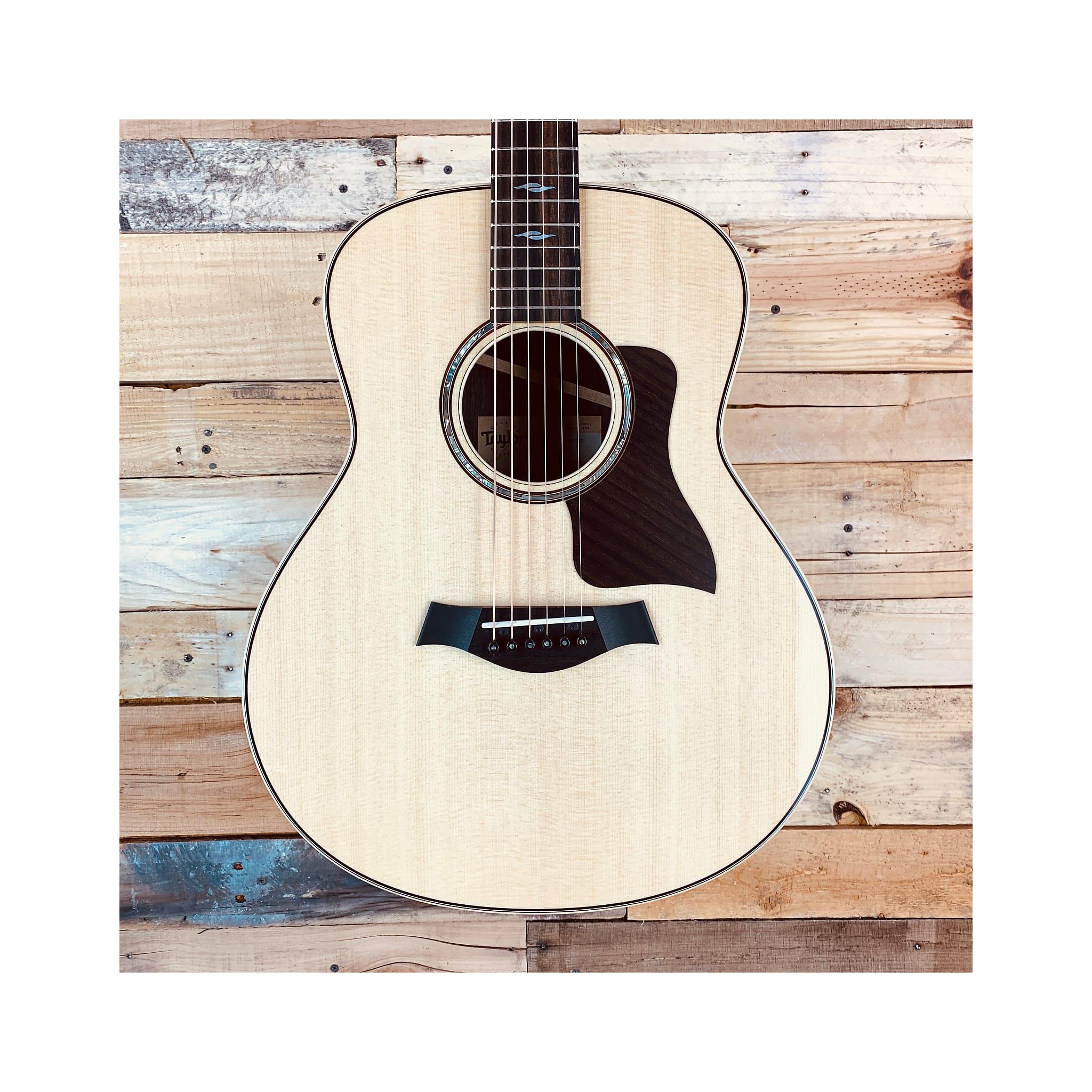 Taylor 811e Grand Theater Acoustic-Electric Guitar Natural